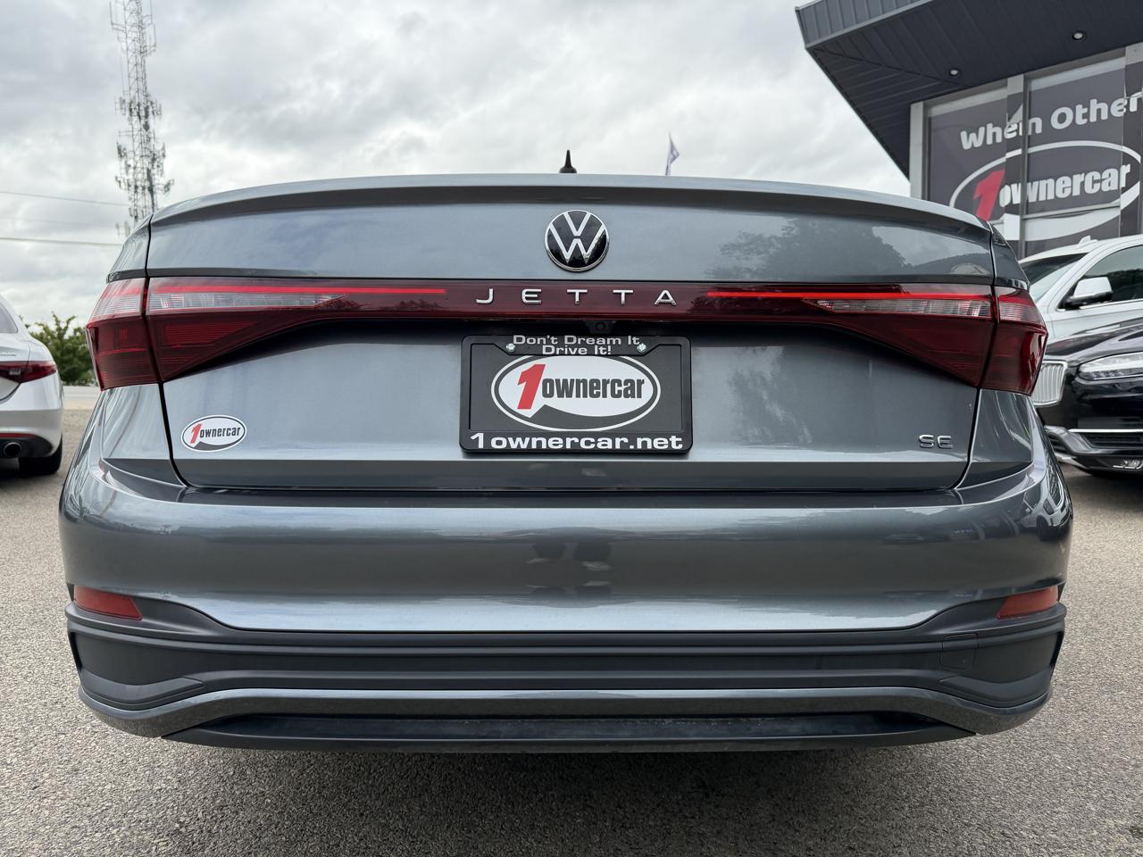 Volkswagen Jetta SE Auto 2025