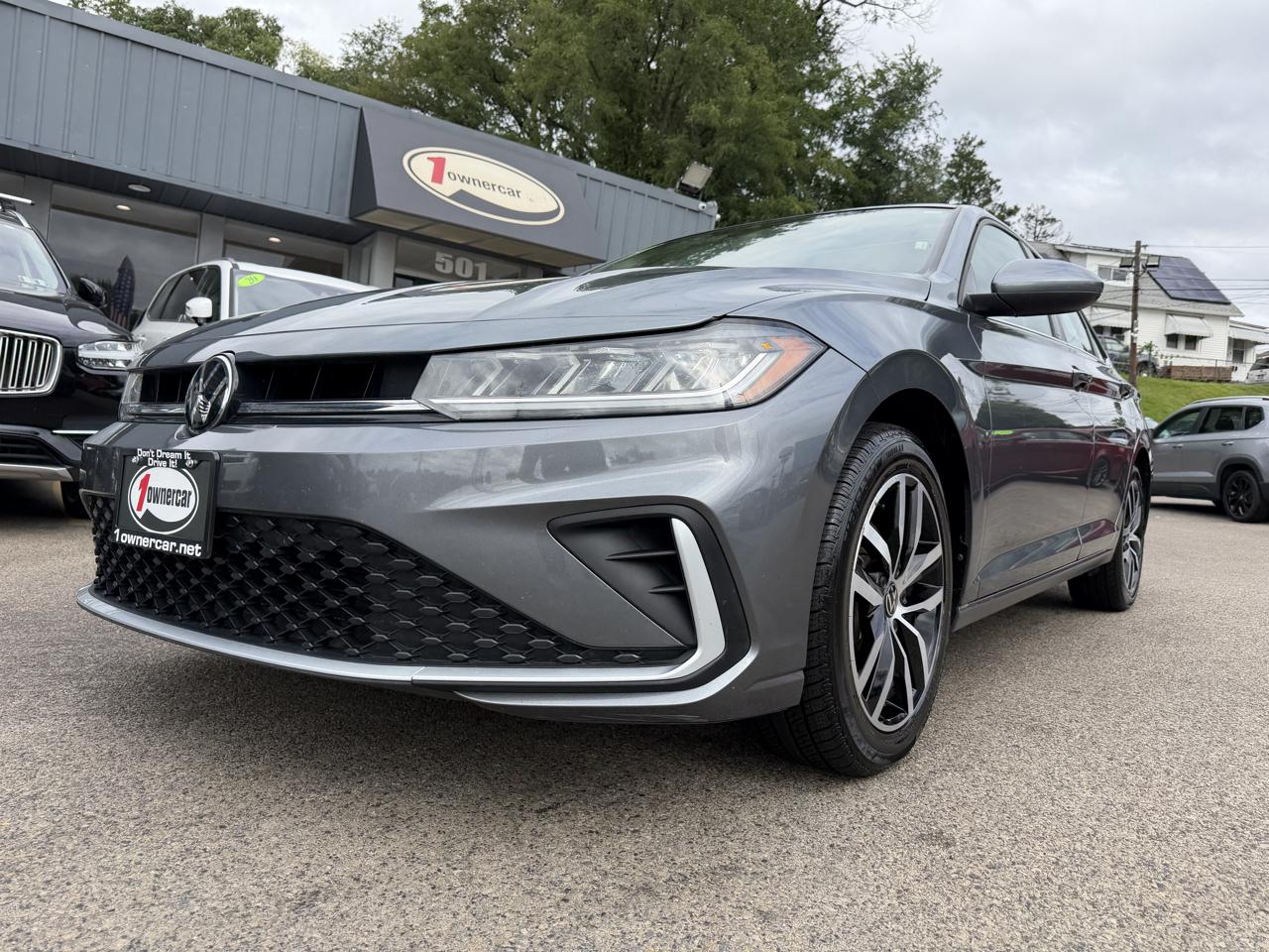 Volkswagen Jetta SE Auto 2025