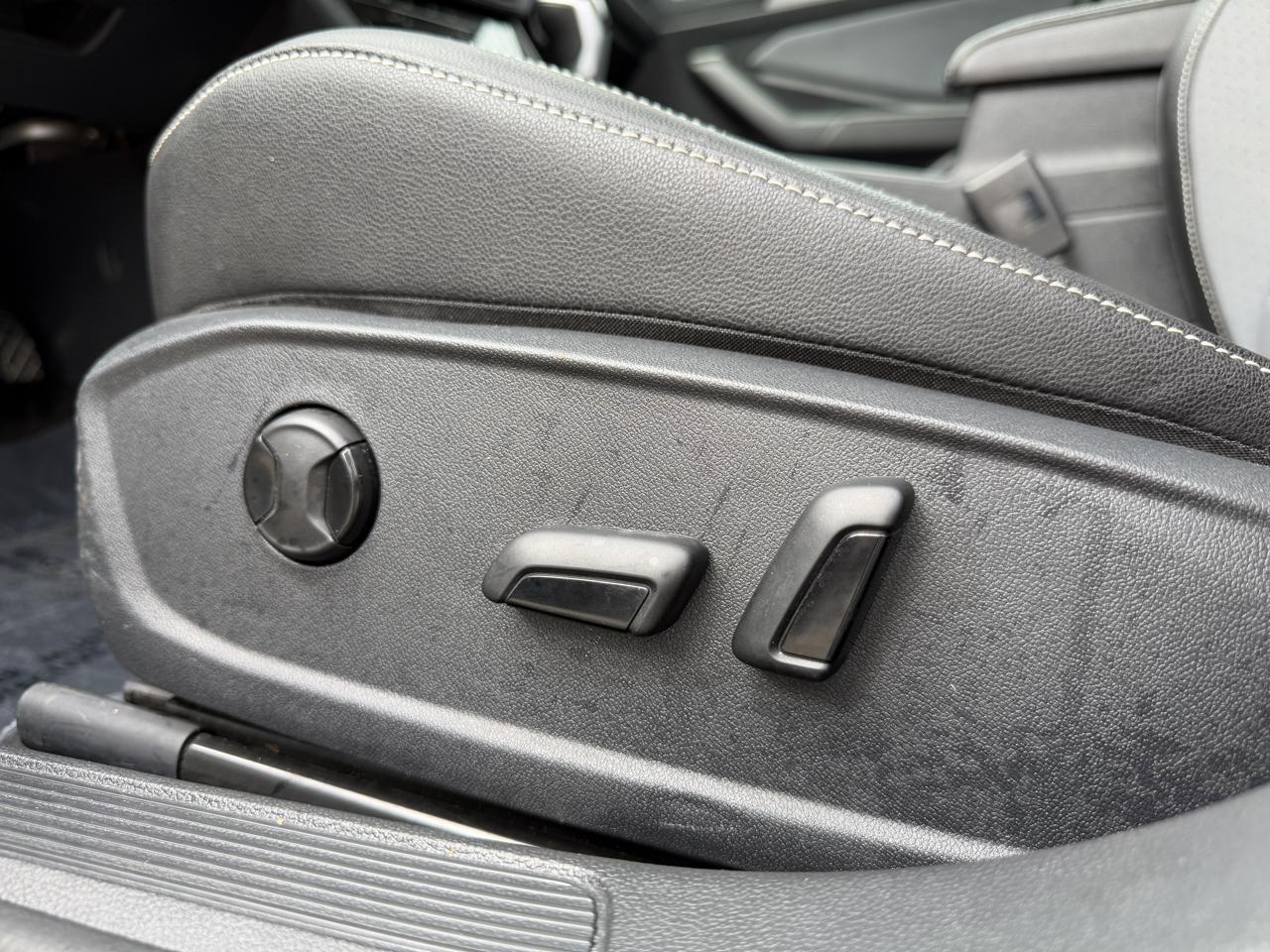 Volkswagen Jetta SE Auto 2025