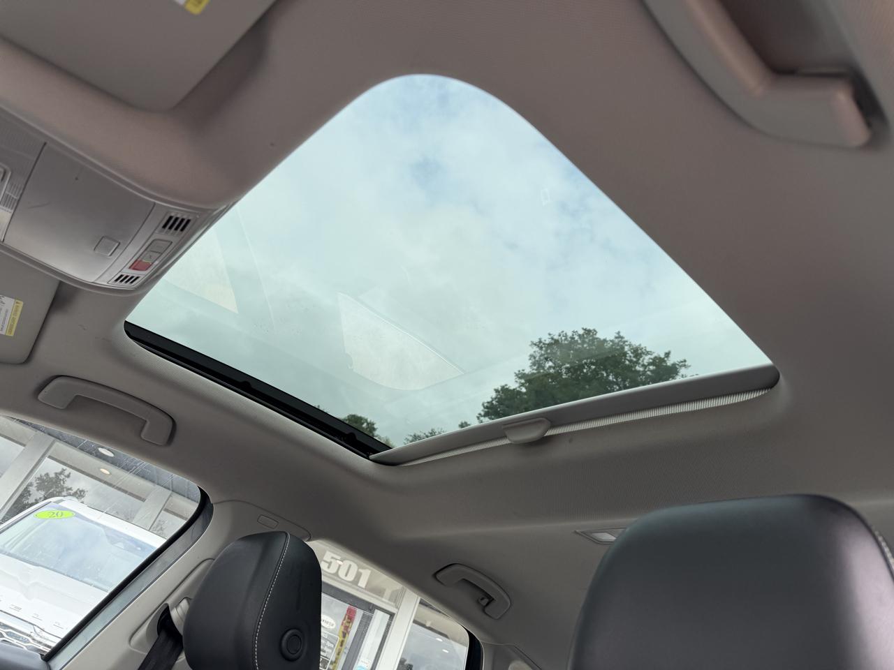 Volkswagen Jetta SE Auto 2025