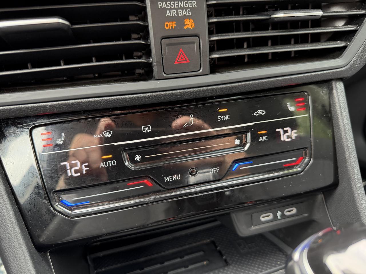 Volkswagen Jetta SE Auto 2025