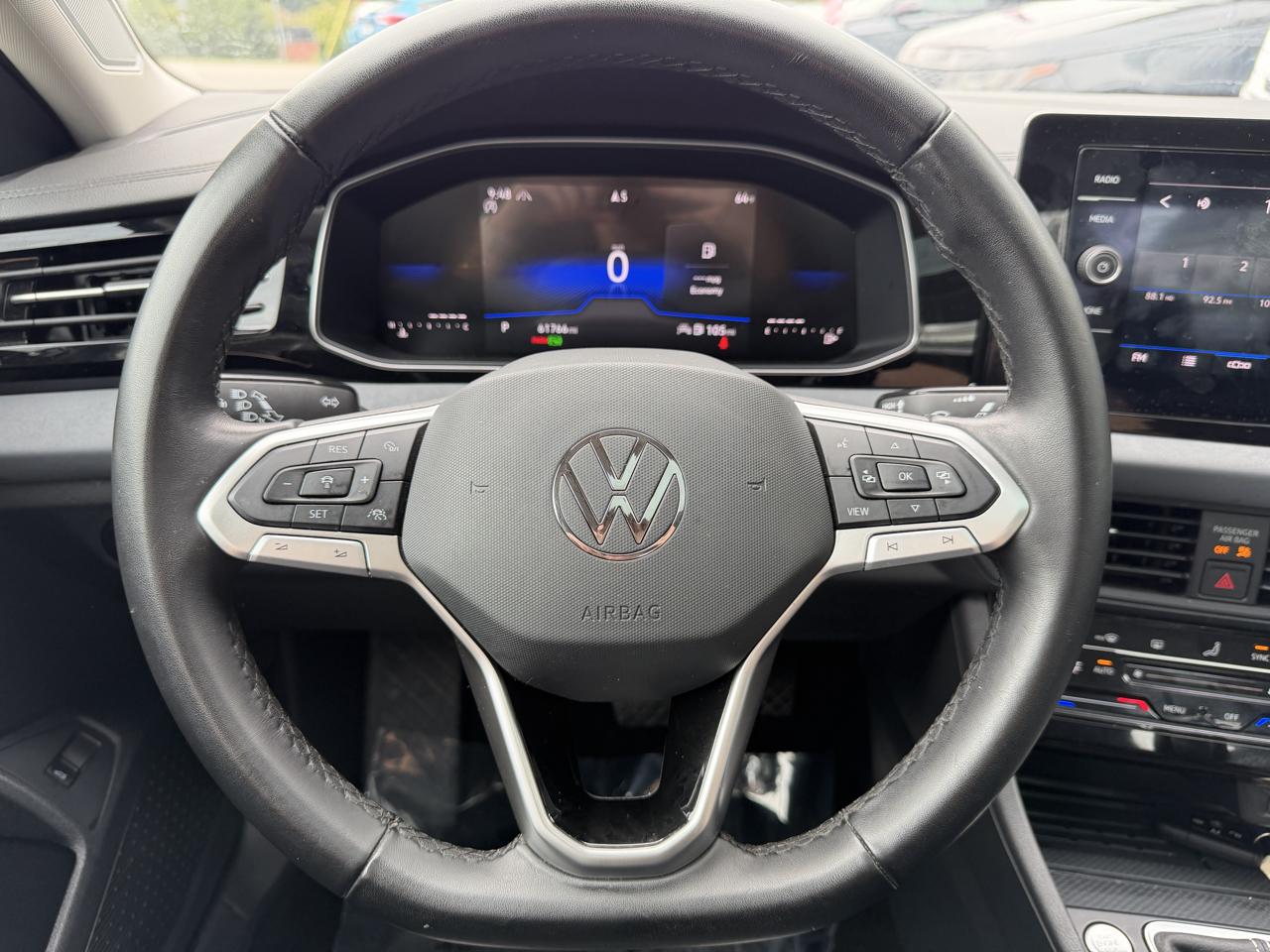 Volkswagen Jetta SE Auto 2025