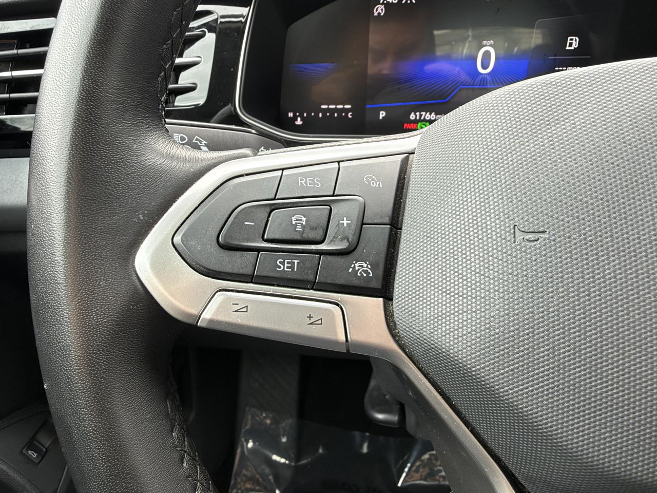 Volkswagen Jetta SE Auto 2025