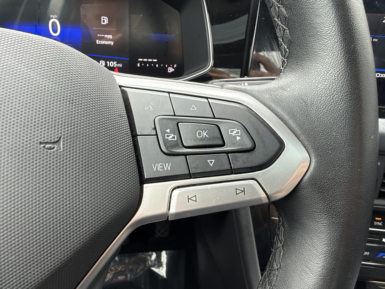 Volkswagen Jetta SE Auto 2025
