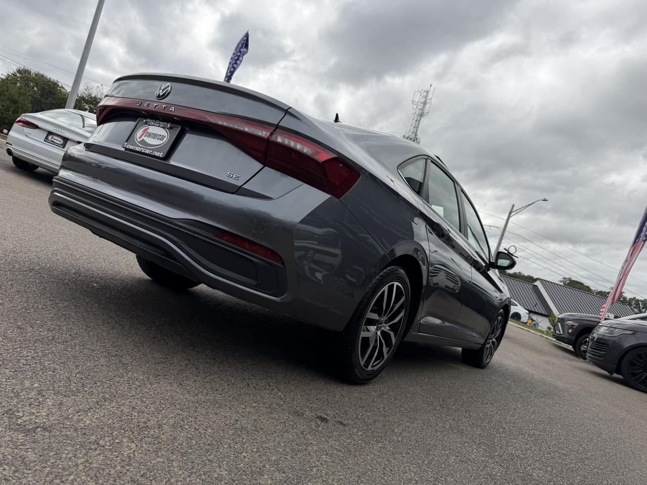 Volkswagen Jetta SE Auto 2025