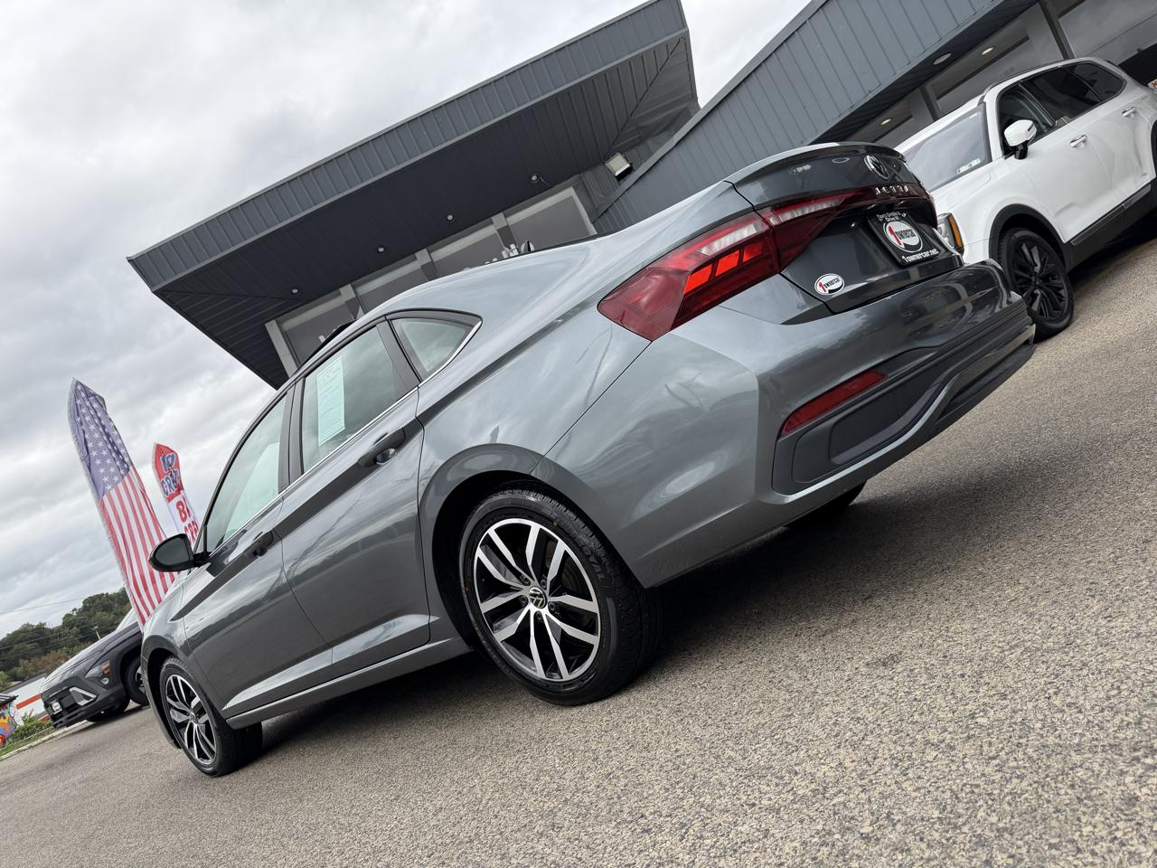 Volkswagen Jetta SE Auto 2025