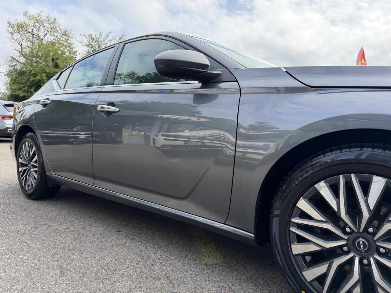 Nissan Altima 2.5 SV Sedan 2024