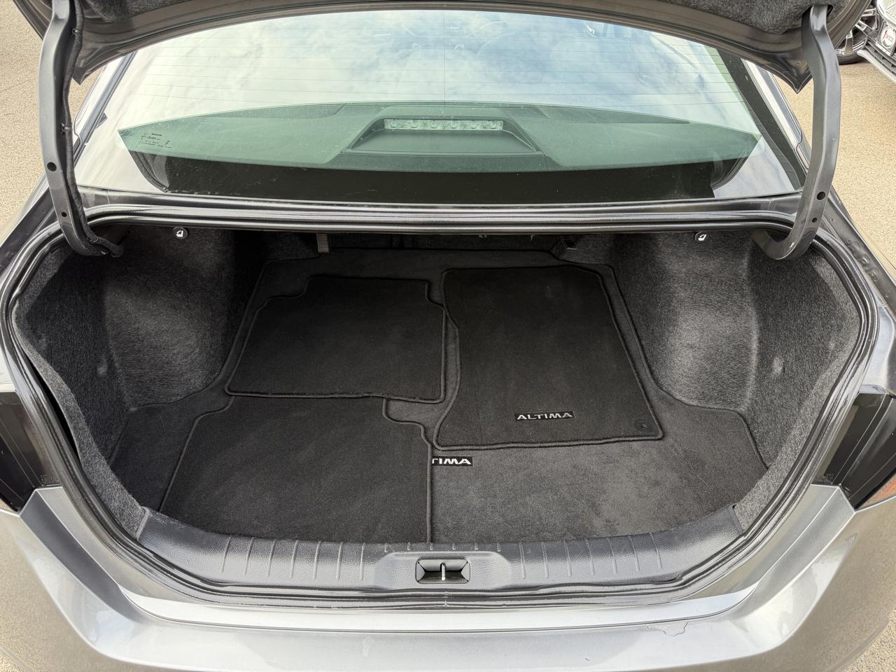 Nissan Altima 2.5 SV Sedan 2024