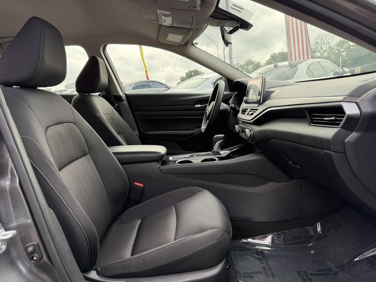 Nissan Altima 2.5 SV Sedan 2024