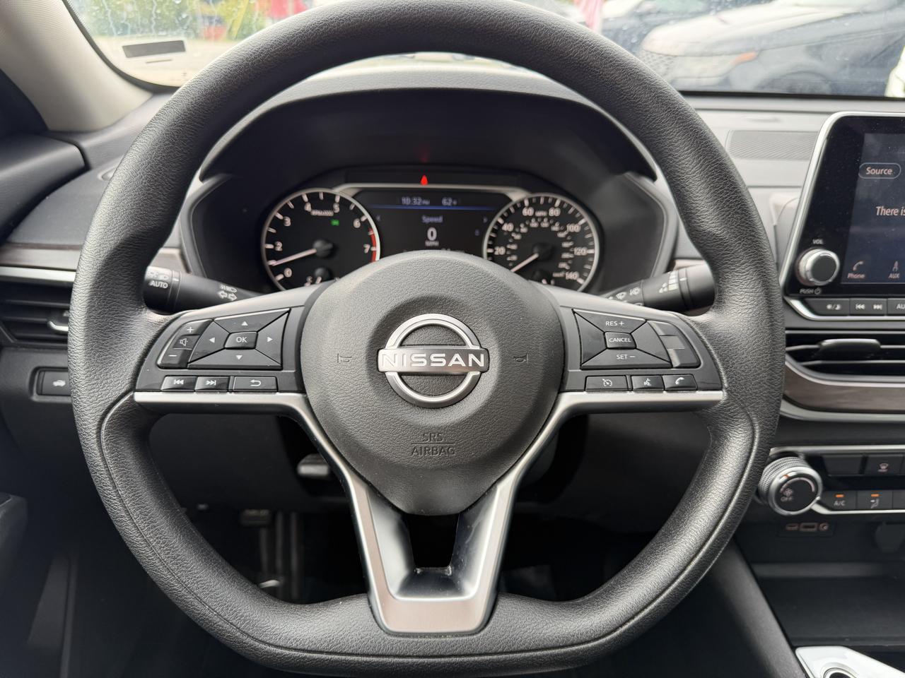 Nissan Altima 2.5 SV Sedan 2024