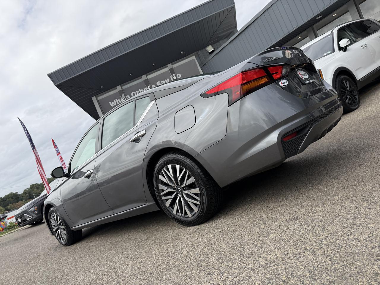 Nissan Altima 2.5 SV Sedan 2024