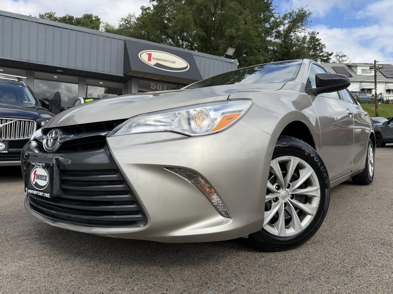 Toyota Camry 4dr Sdn I4 Auto XLE (Natl) 2015
