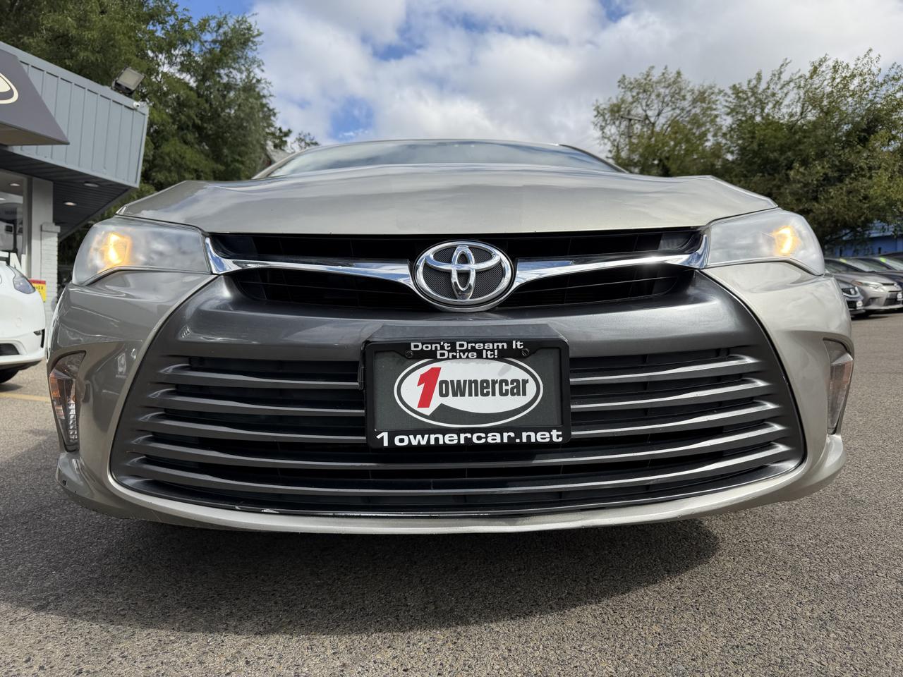 Toyota Camry 4dr Sdn I4 Auto XLE (Natl) 2015