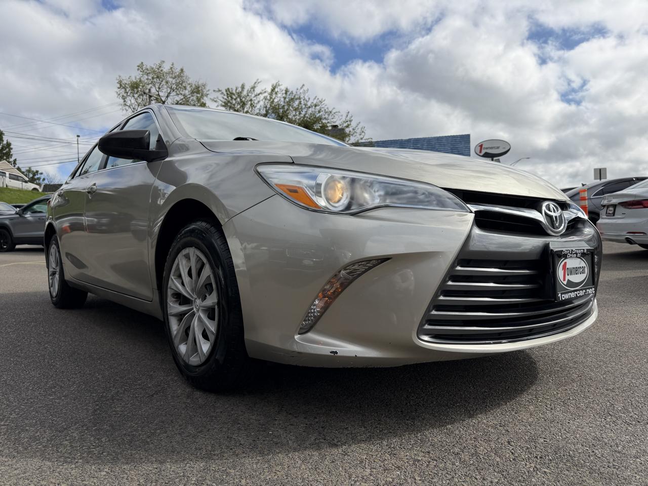 Toyota Camry 4dr Sdn I4 Auto XLE (Natl) 2015