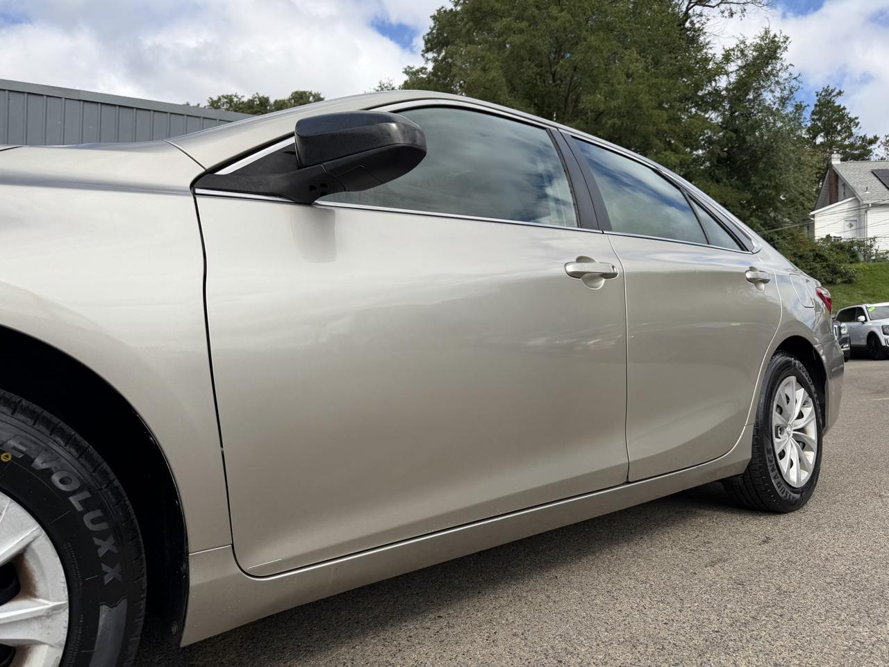 Toyota Camry 4dr Sdn I4 Auto XLE (Natl) 2015