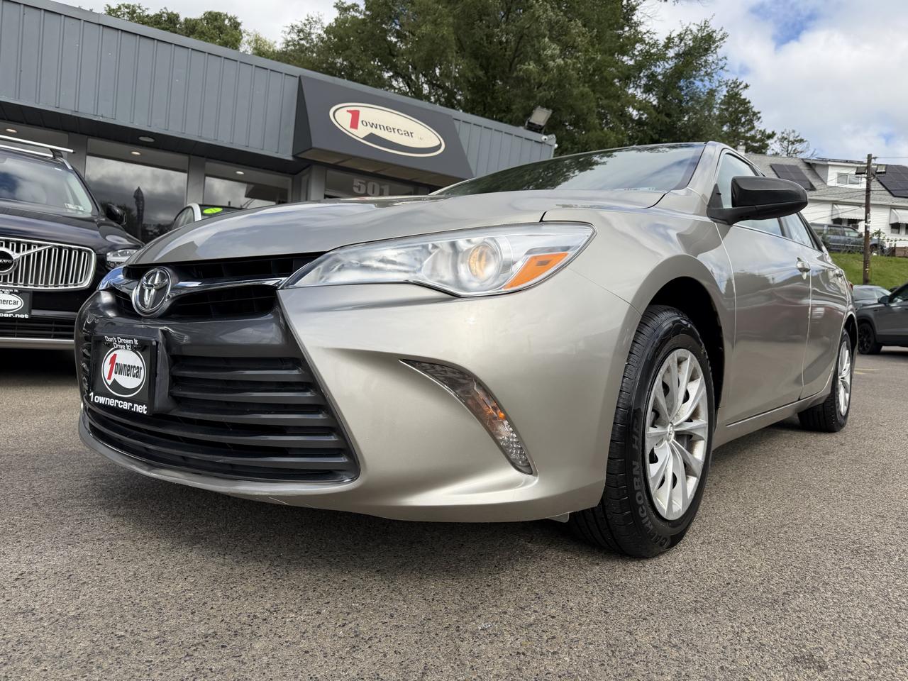 Toyota Camry 4dr Sdn I4 Auto XLE (Natl) 2015