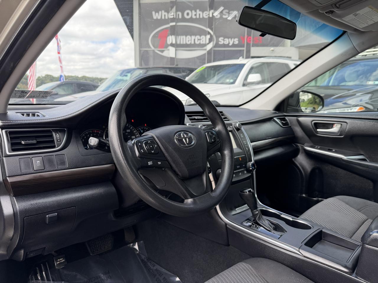 Toyota Camry 4dr Sdn I4 Auto XLE (Natl) 2015