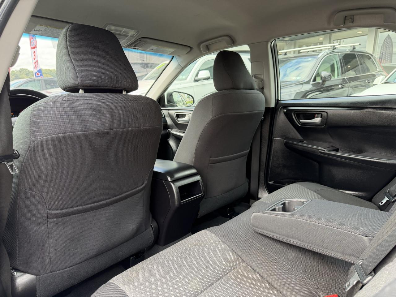 Toyota Camry 4dr Sdn I4 Auto XLE (Natl) 2015