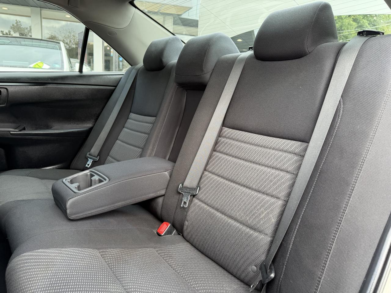 Toyota Camry 4dr Sdn I4 Auto XLE (Natl) 2015