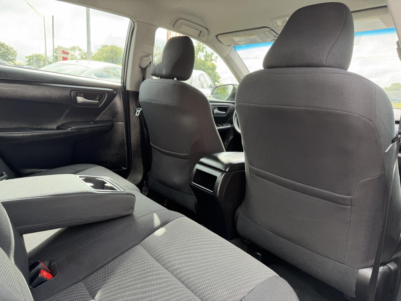 Toyota Camry 4dr Sdn I4 Auto XLE (Natl) 2015