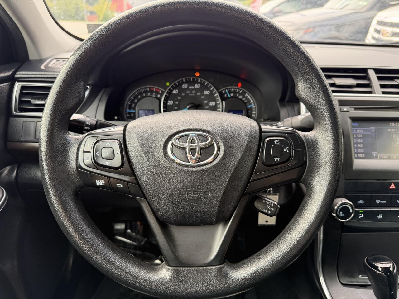 Toyota Camry 4dr Sdn I4 Auto XLE (Natl) 2015
