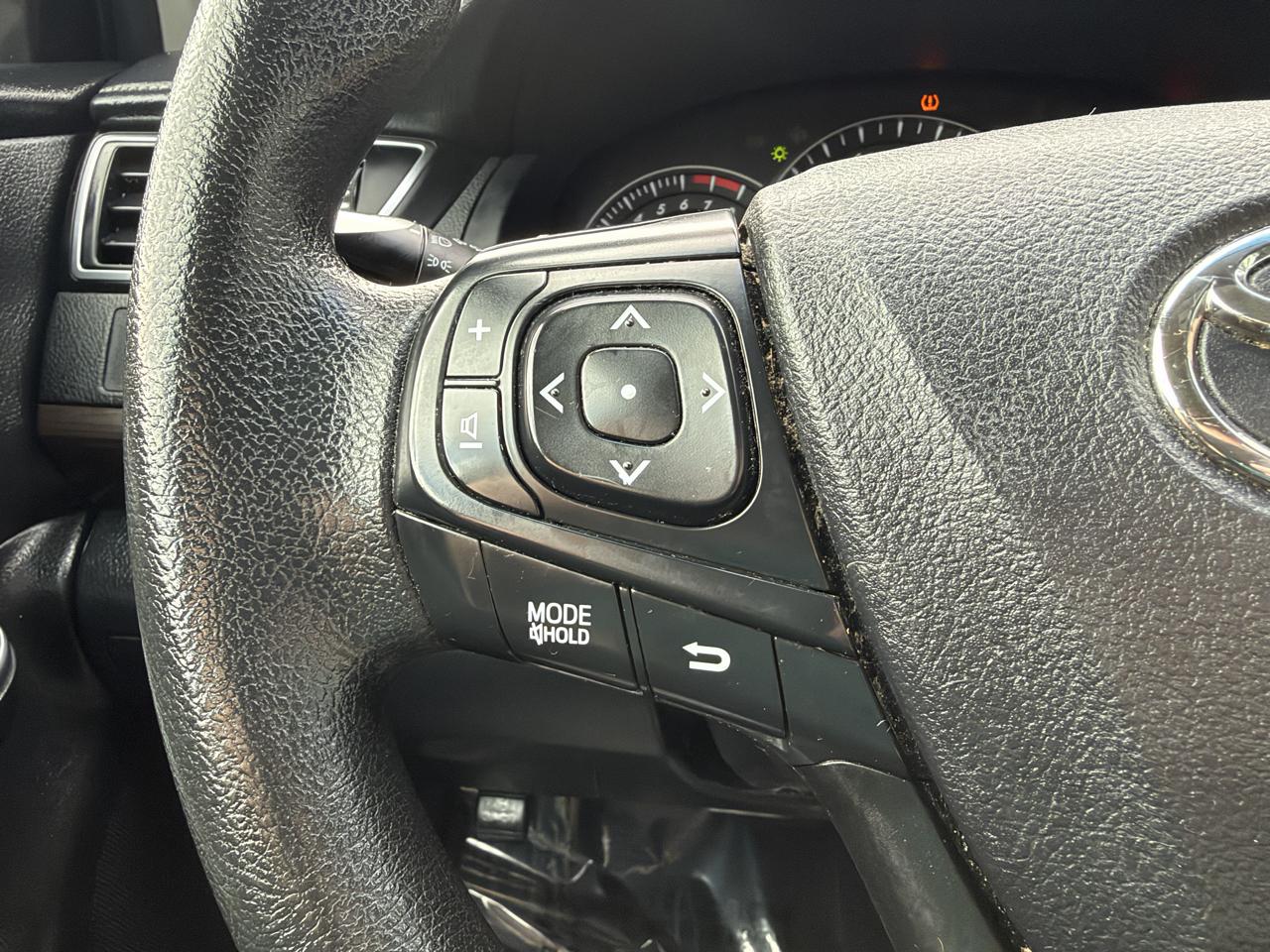 Toyota Camry 4dr Sdn I4 Auto XLE (Natl) 2015