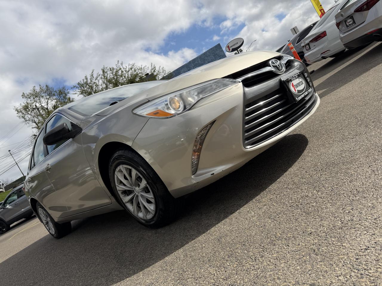 Toyota Camry 4dr Sdn I4 Auto XLE (Natl) 2015