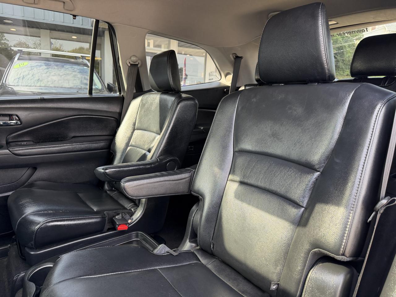Honda Pilot Touring 7-Passenger AWD 2020