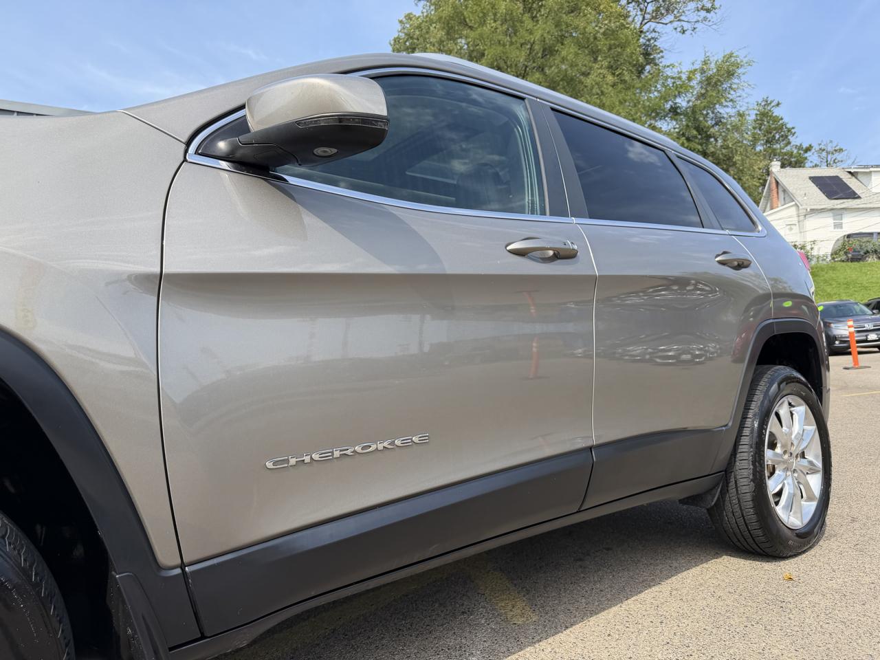 Jeep Cherokee 4WD 4dr Limited 2016