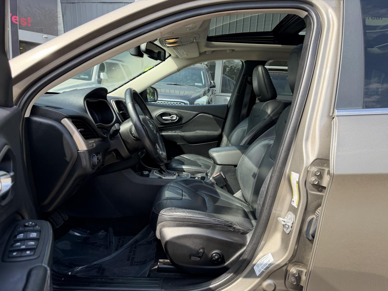 Jeep Cherokee 4WD 4dr Limited 2016