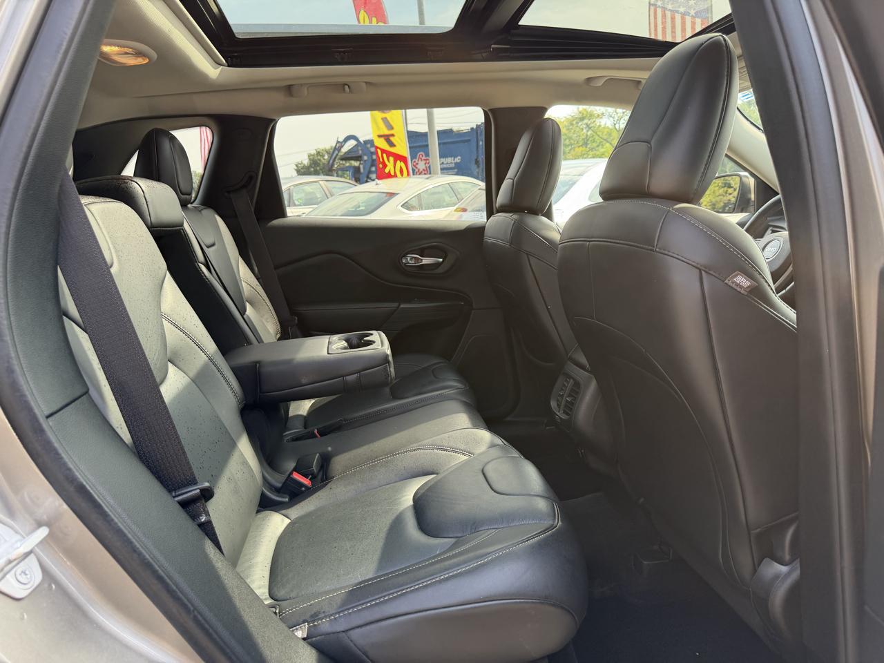 Jeep Cherokee 4WD 4dr Limited 2016
