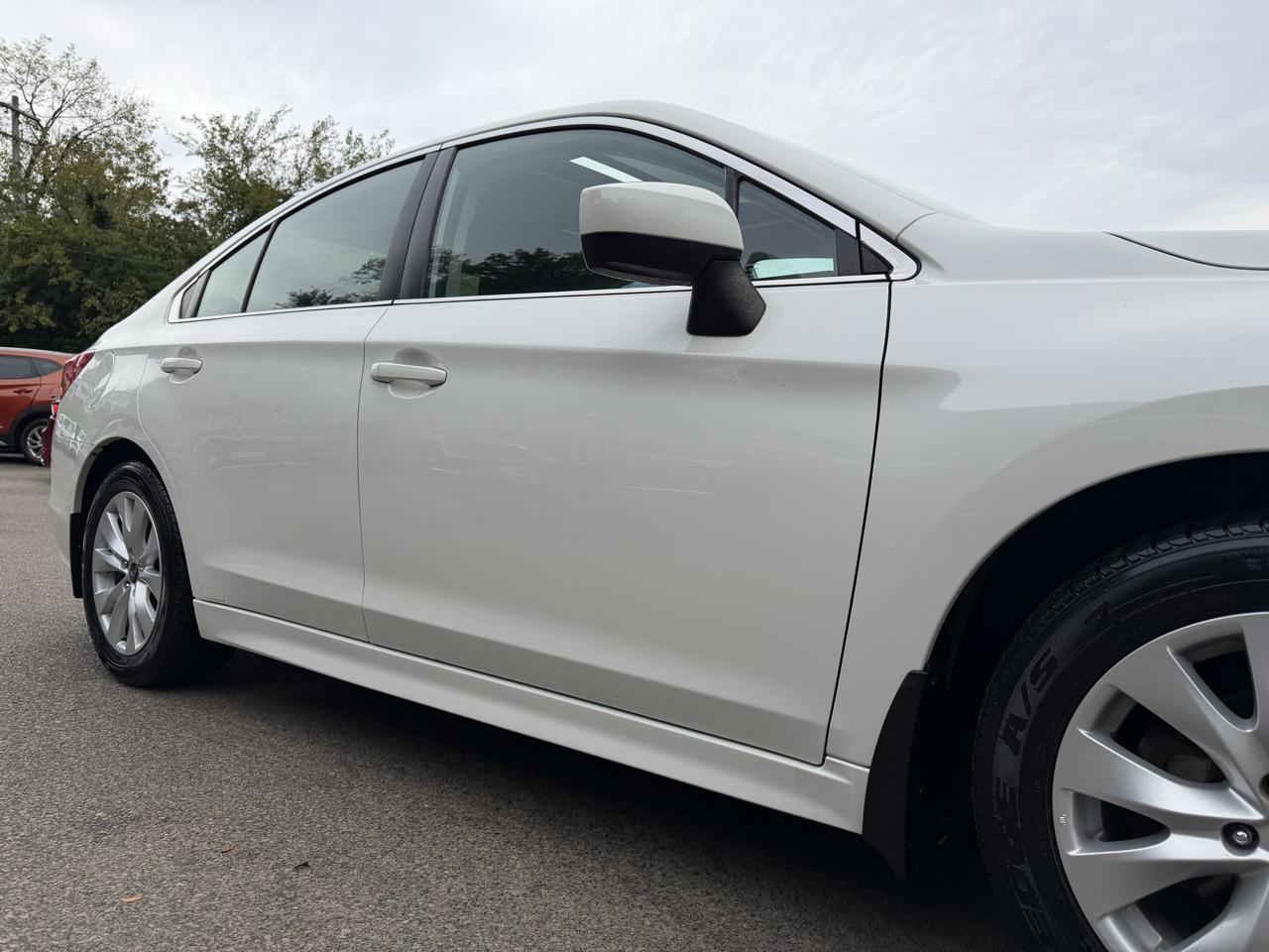 Subaru Legacy 4dr Sdn 2.5i Premium PZEV 2015