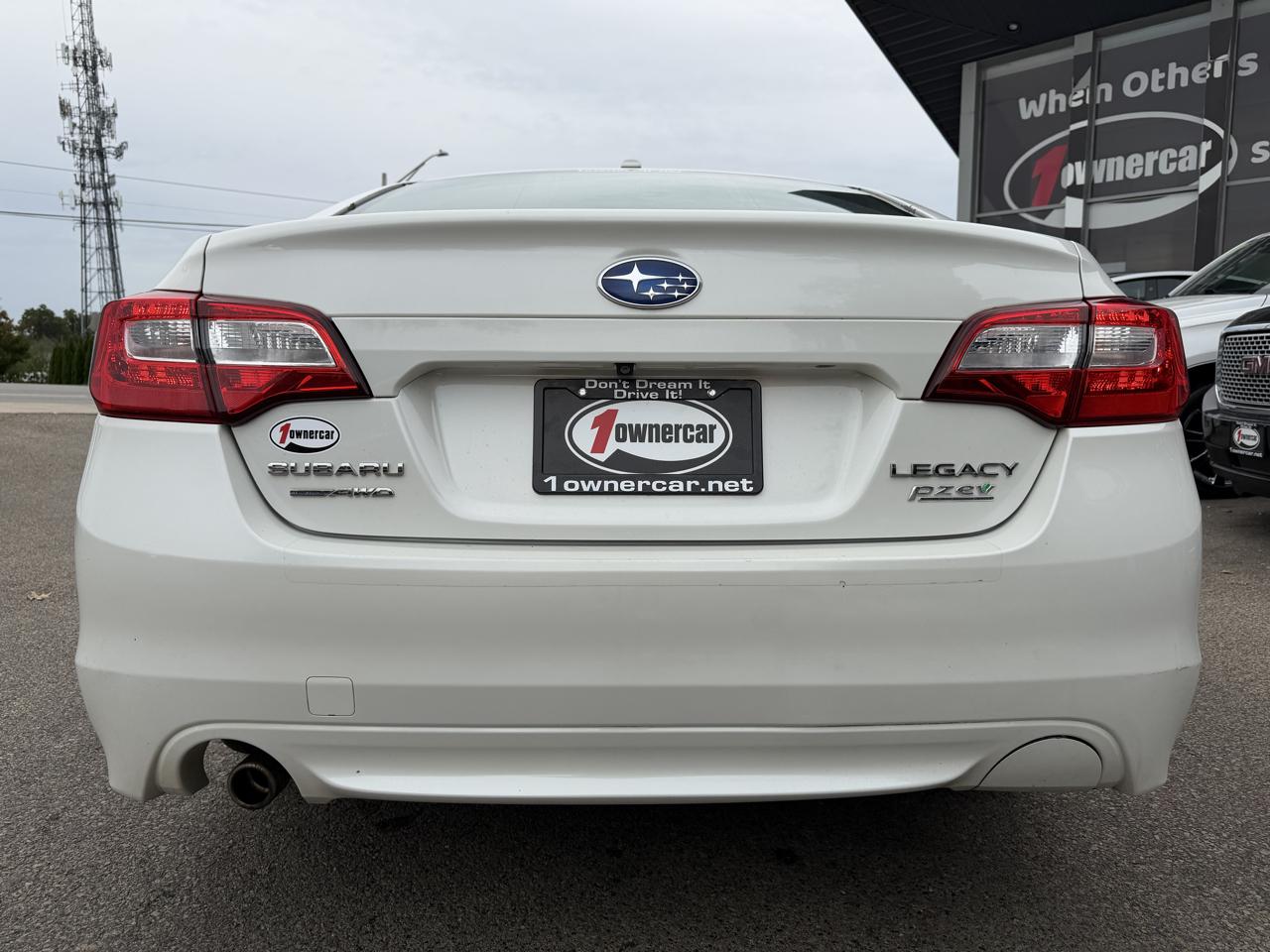 Subaru Legacy 4dr Sdn 2.5i Premium PZEV 2015