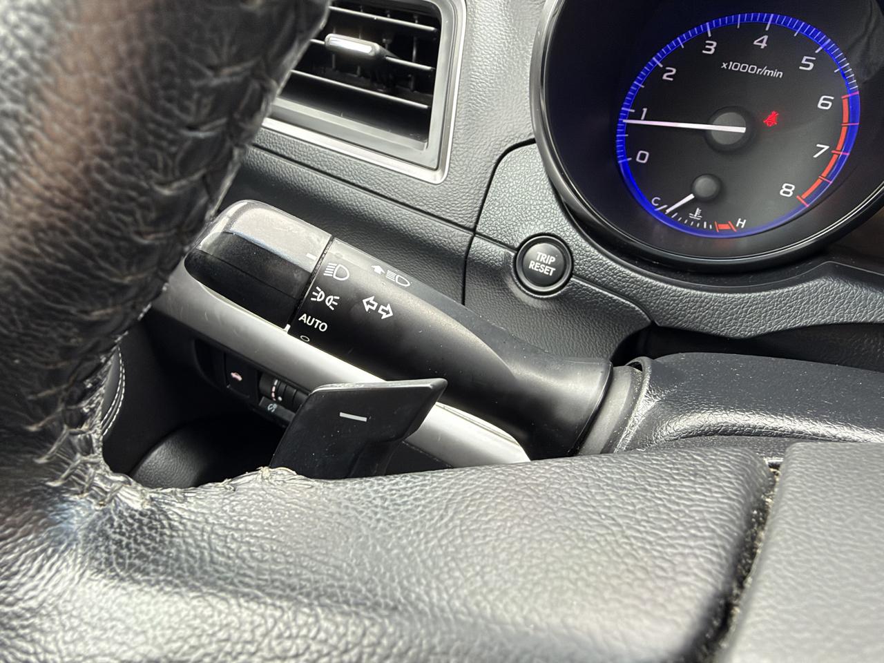 Subaru Legacy 4dr Sdn 2.5i Premium PZEV 2015