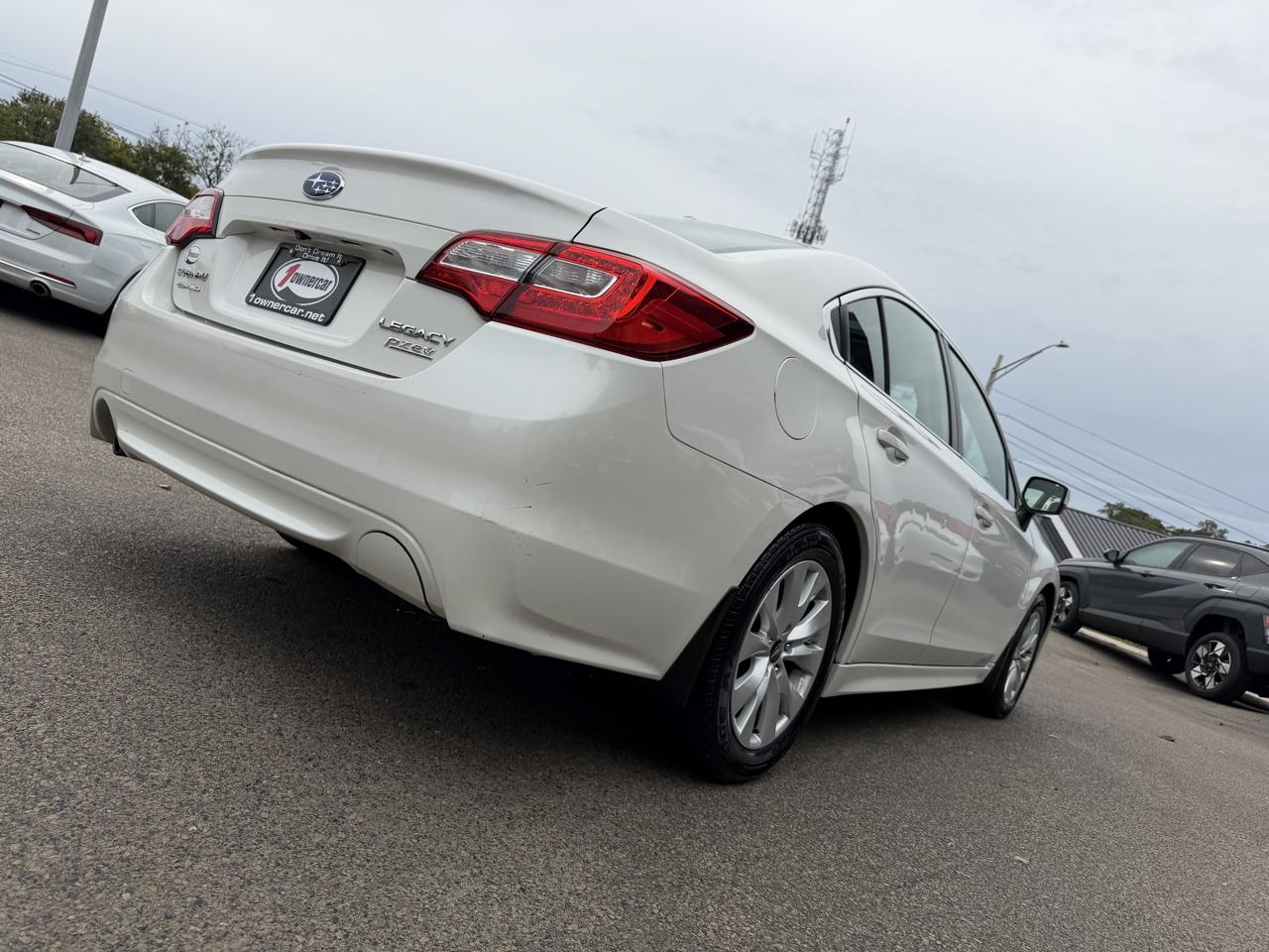 Subaru Legacy 4dr Sdn 2.5i Premium PZEV 2015