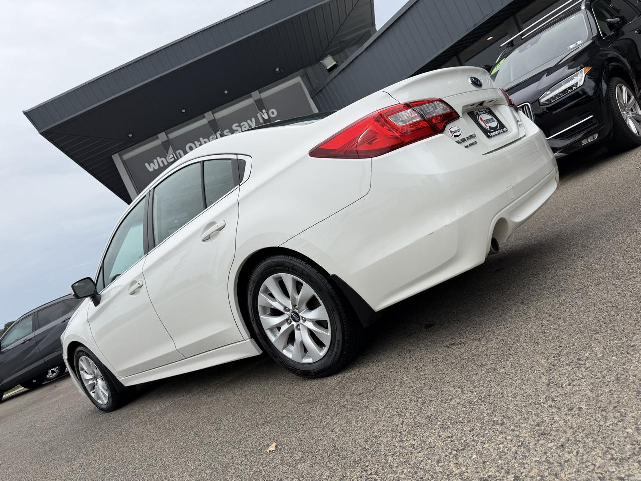 Subaru Legacy 4dr Sdn 2.5i Premium PZEV 2015