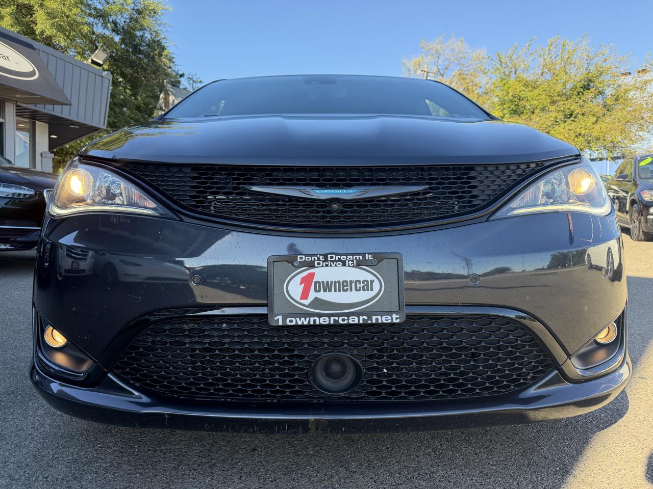 Chrysler Pacifica Hybrid Limited FWD 2020
