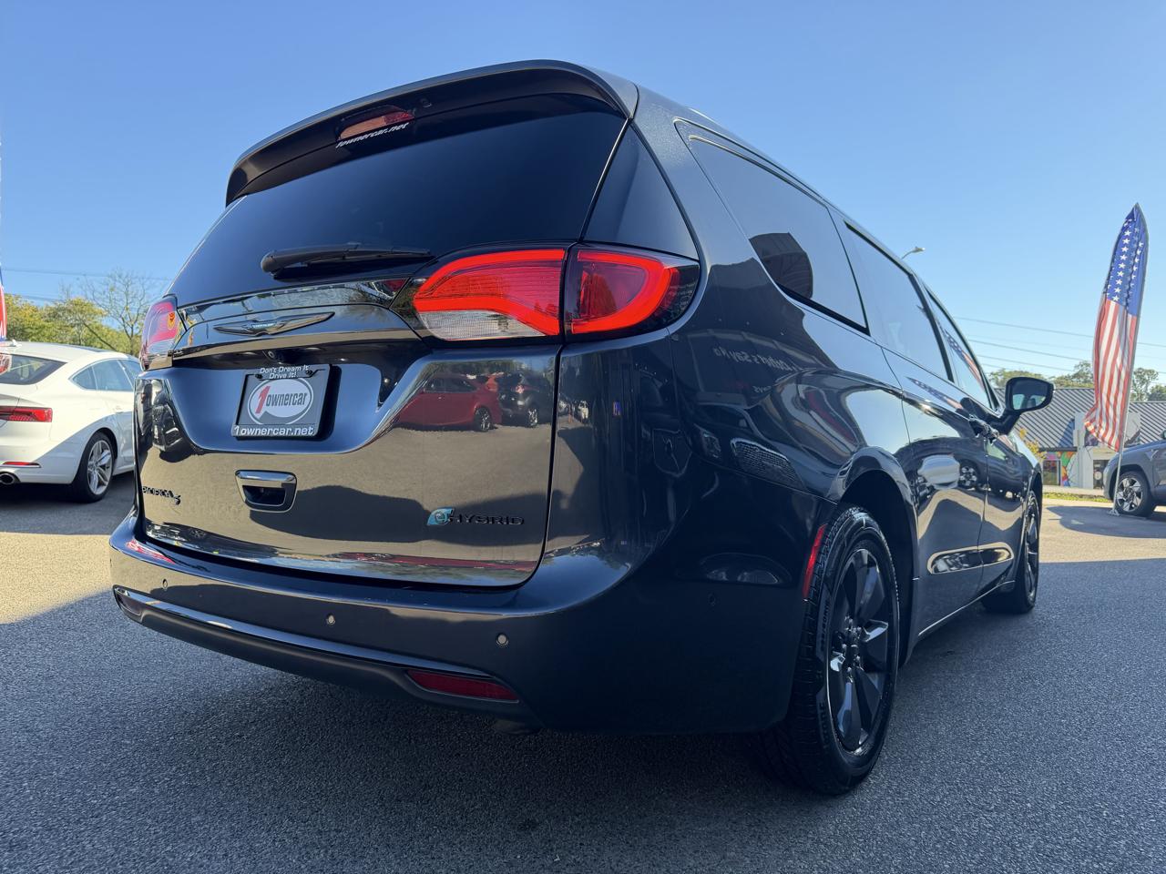 Chrysler Pacifica Hybrid Limited FWD 2020