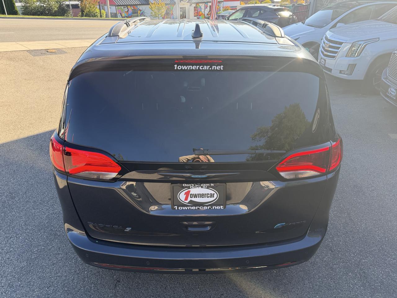 Chrysler Pacifica Hybrid Limited FWD 2020