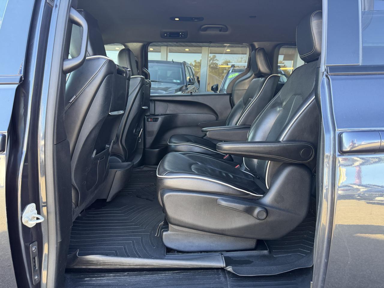 Chrysler Pacifica Hybrid Limited FWD 2020
