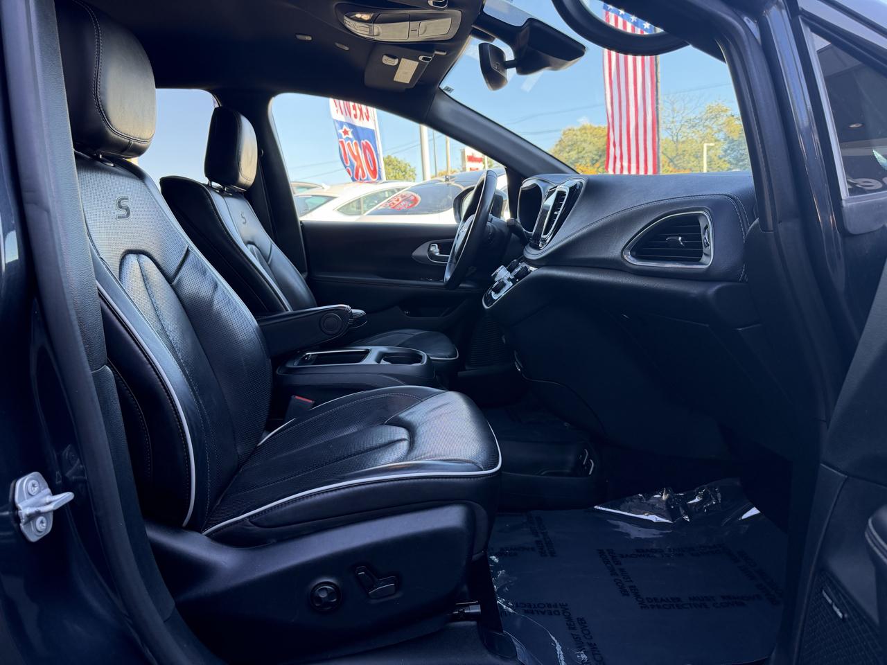 Chrysler Pacifica Hybrid Limited FWD 2020