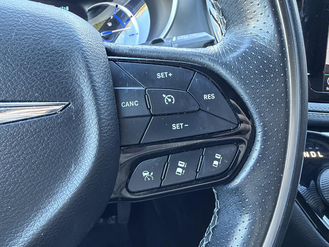 Chrysler Pacifica Hybrid Limited FWD 2020