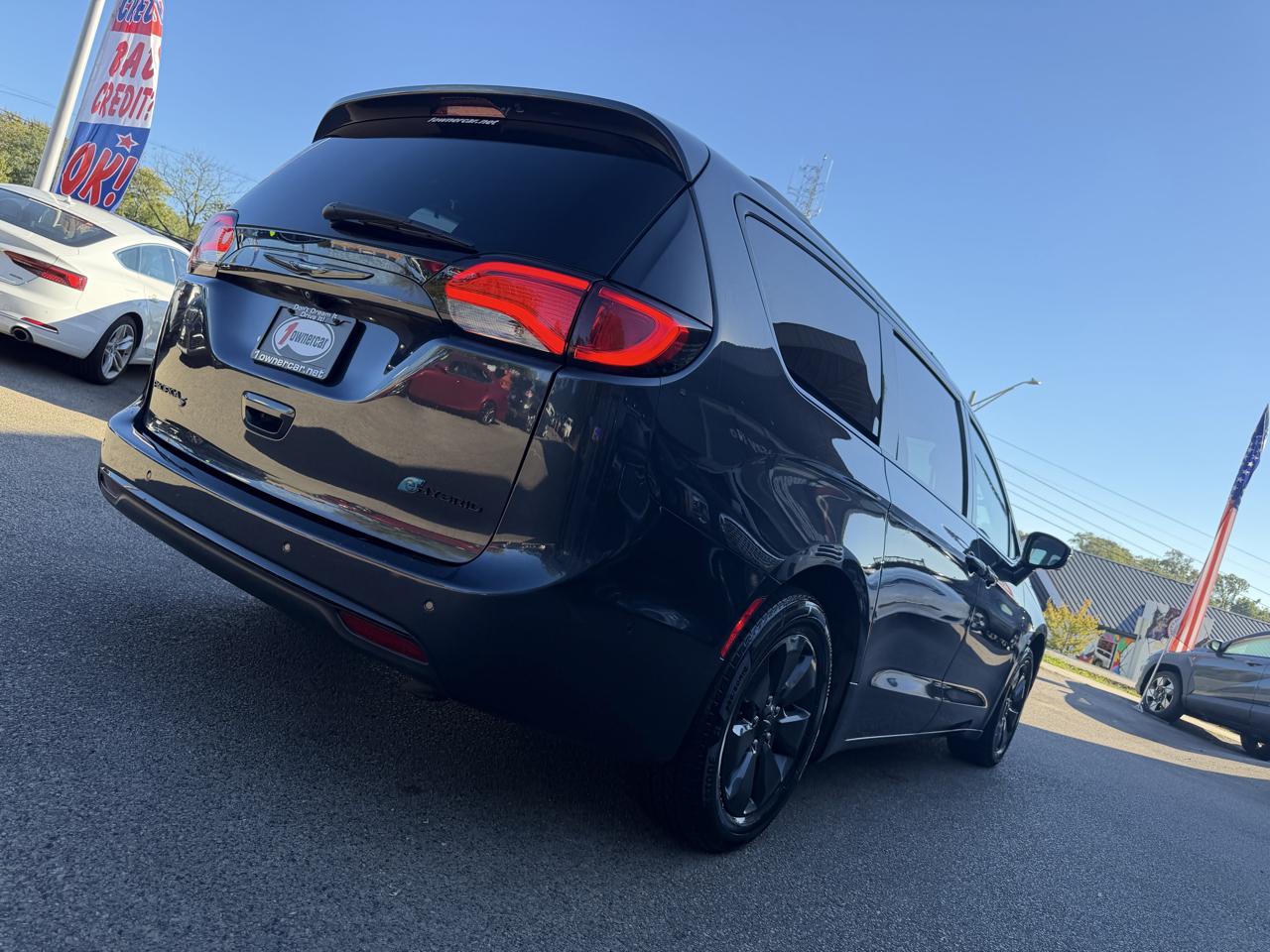 Chrysler Pacifica Hybrid Limited FWD 2020