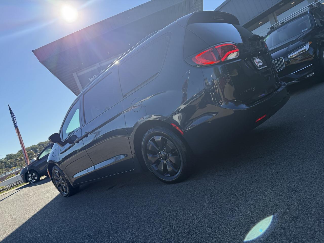 Chrysler Pacifica Hybrid Limited FWD 2020
