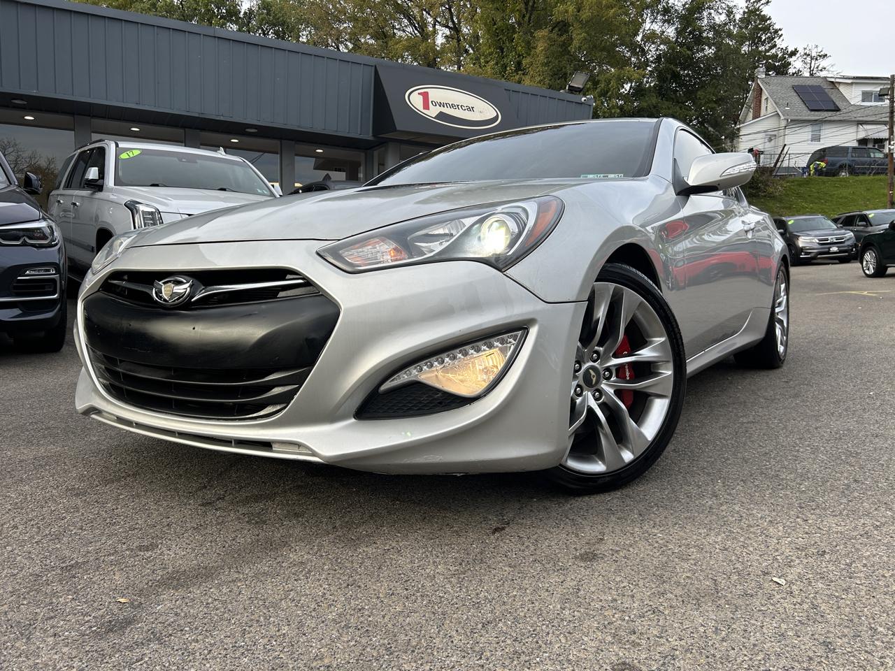 Hyundai Genesis Coupe 2dr V6 3.8L Auto Track 2013
