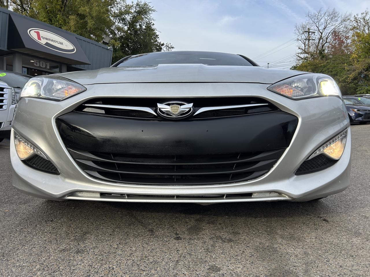 Hyundai Genesis Coupe 2dr V6 3.8L Auto Track 2013