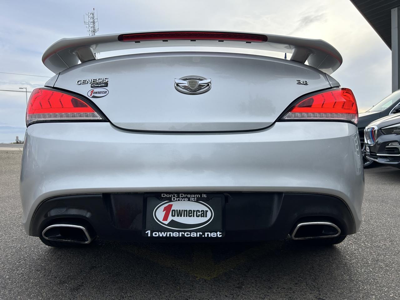 Hyundai Genesis Coupe 2dr V6 3.8L Auto Track 2013