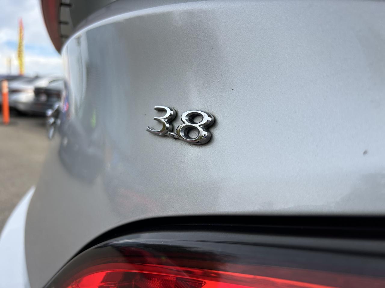 Hyundai Genesis Coupe 2dr V6 3.8L Auto Track 2013