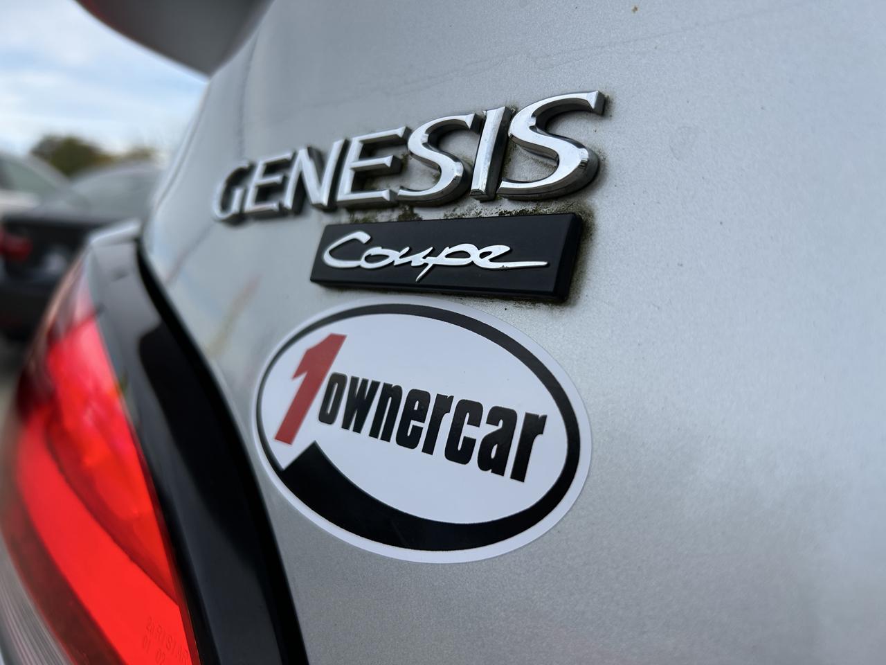 Hyundai Genesis Coupe 2dr V6 3.8L Auto Track 2013