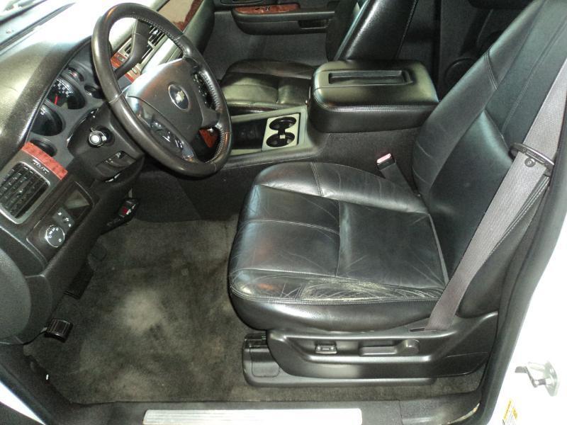 Chevrolet Suburban LT 1500 2WD 2007